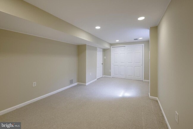 Building Photo - 4 Ritchfield Ct