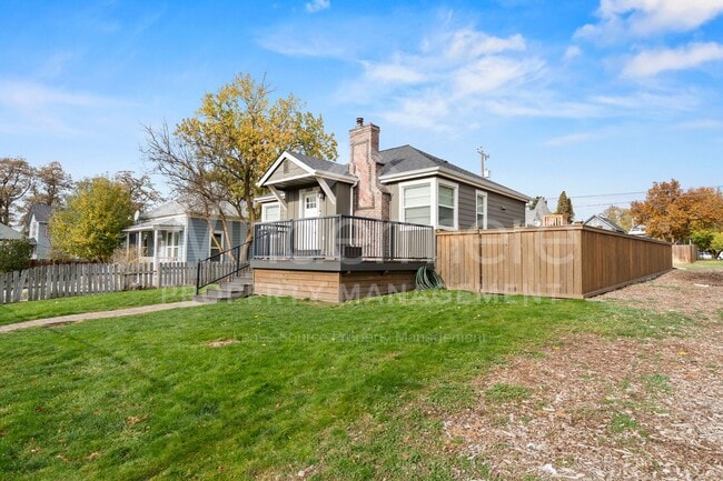 Building Photo - Bright, Charming Home with Modern Features and Exceptional Indoor–Outdoor Space Kendall Yards