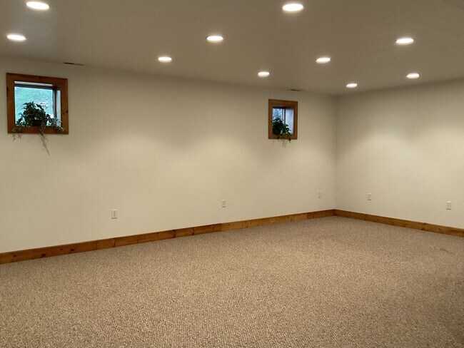 Building Photo - 10421 Yoder Rd