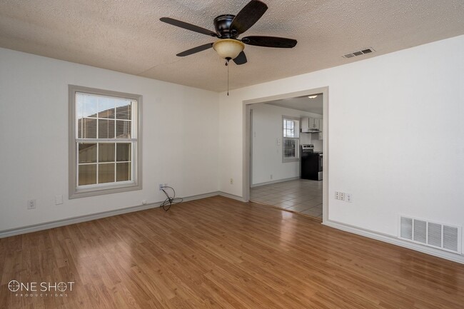 Building Photo - 2349 Highland Ave