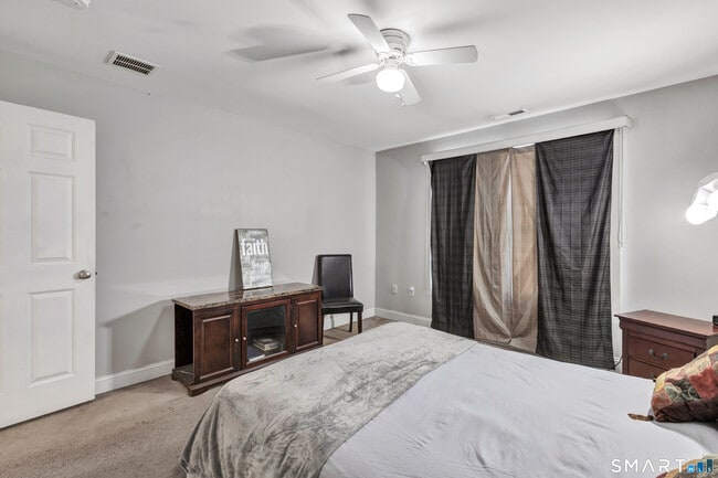 Building Photo - 240 Highland Ave