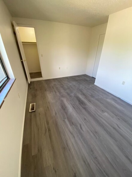 Building Photo - 101 Swan Dr