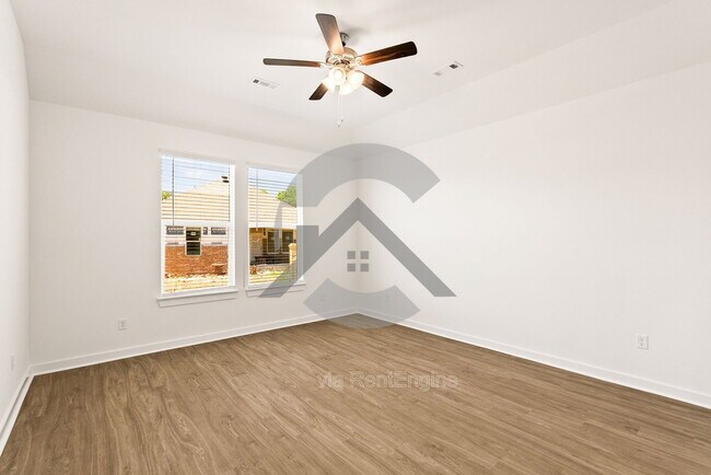 Building Photo - 623 Riley Ln