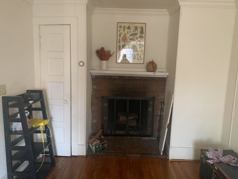 Primary Photo - 519 Wyckoff Rd