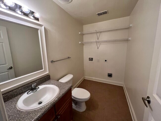 Building Photo - 555 Wingspan Way