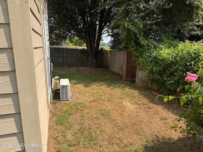 Building Photo - 5628 Kaitlyn Dr E