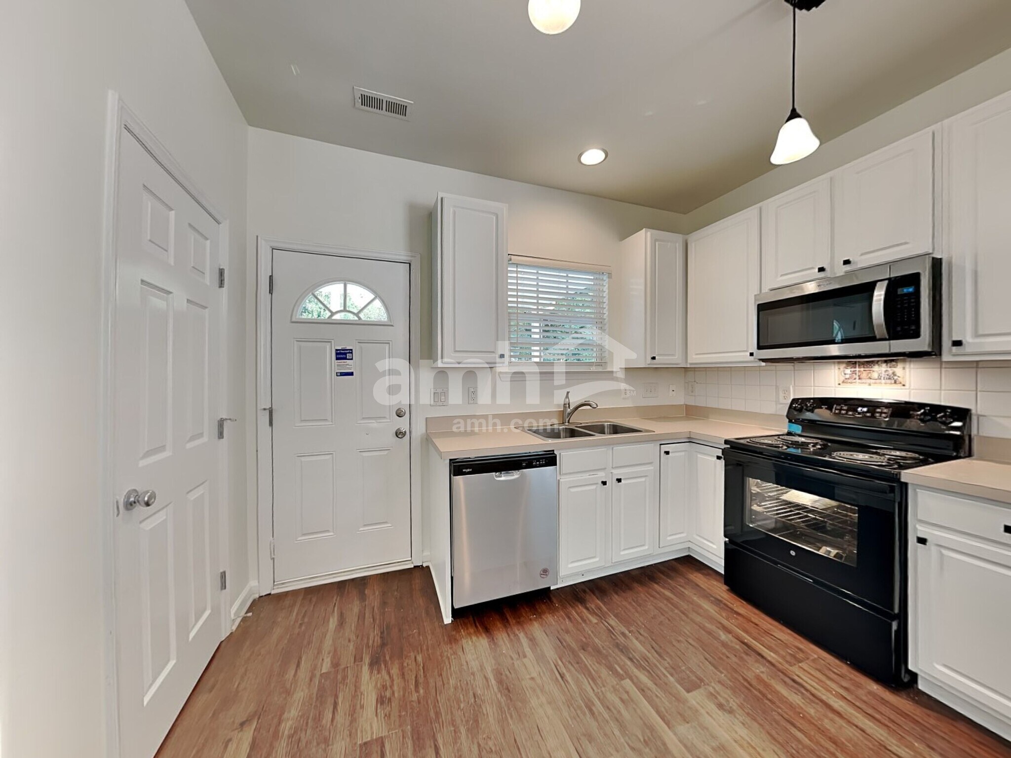 Building Photo - 8428 Whisper Ridge Pl