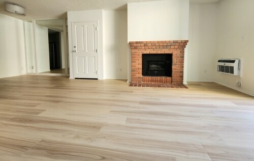 Interior Photo - 1541 S. Bundy Drive