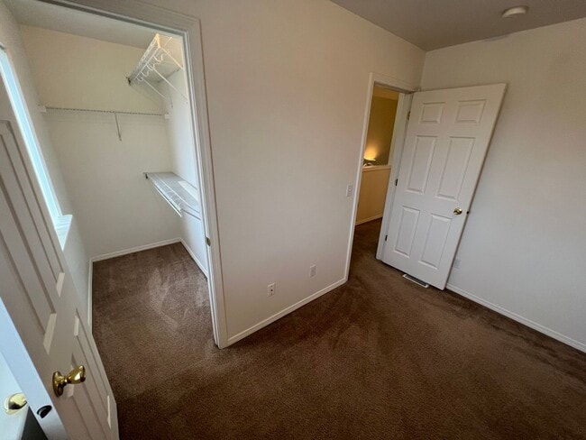 Building Photo - Spacious 2 Bed, 1.5 Bath in CDA!