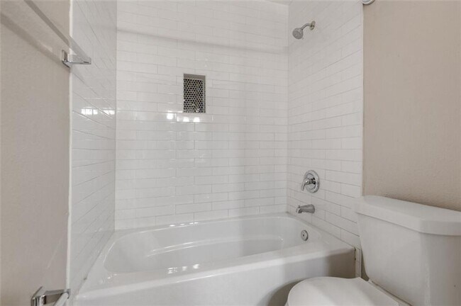 Building Photo - 2404 Burleson Ct