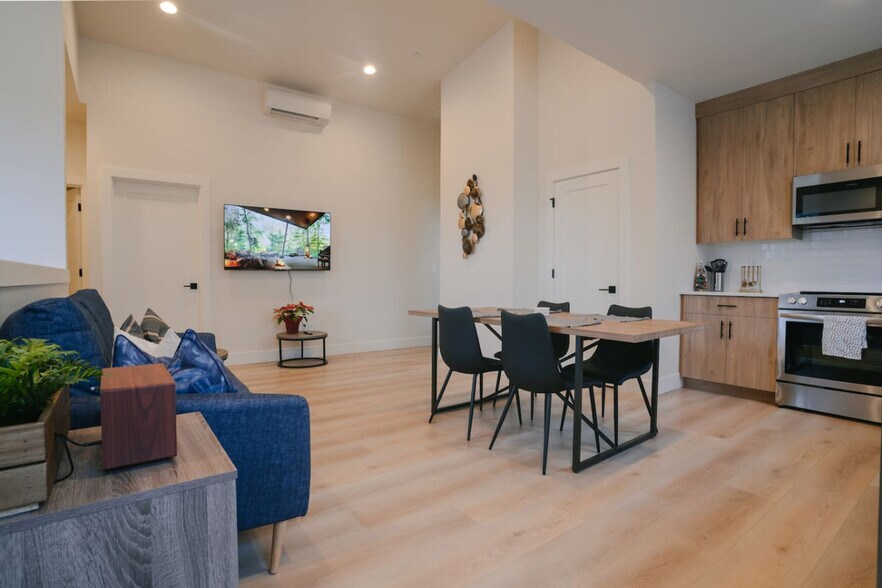 Building Photo - 3505 NE Creston Ave