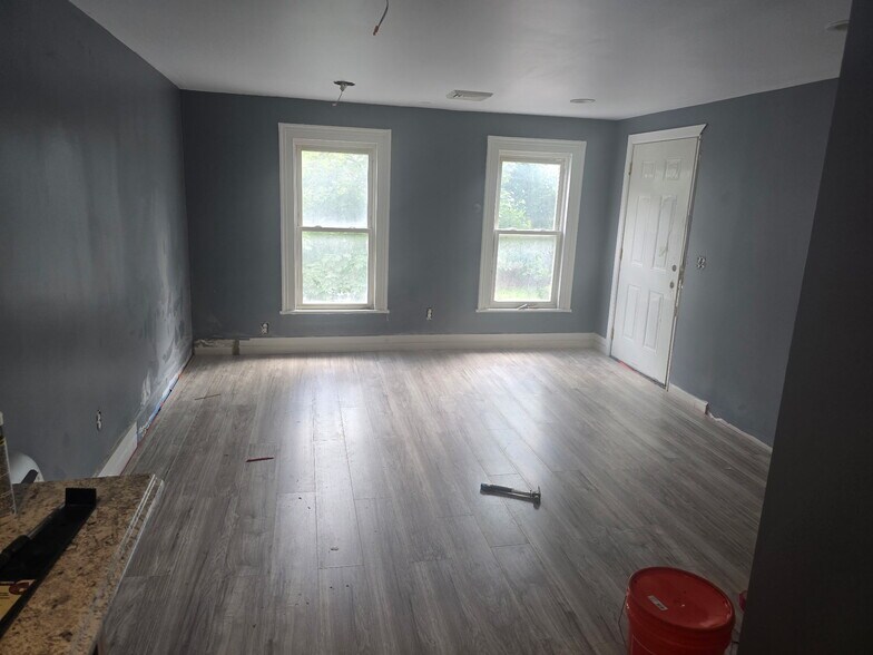 Building Photo - 169 Hawley St