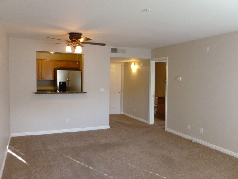 Building Photo - 2101 Sealion Dr