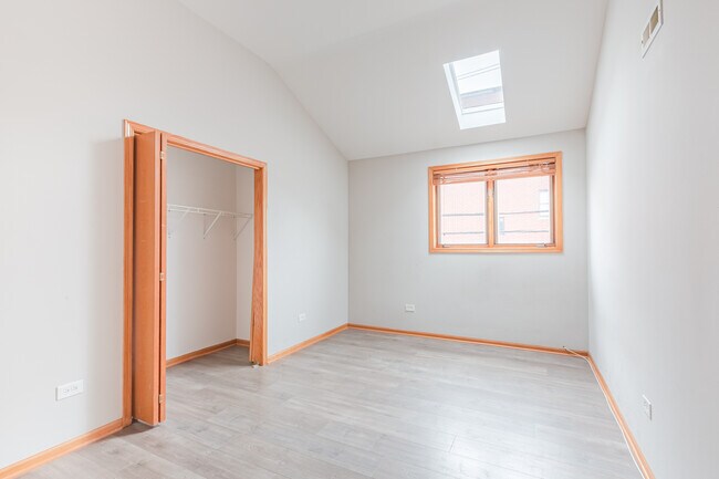 Building Photo - 2413 W Taylor St