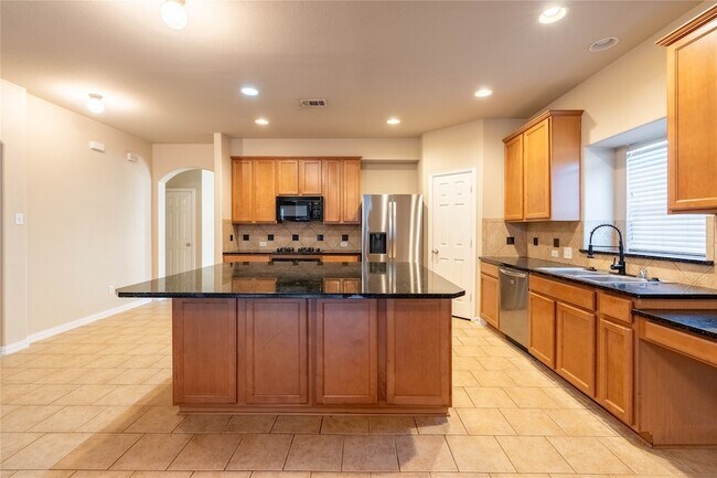 Building Photo - 7220 Petersburg Dr