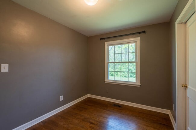 Building Photo - Beautiful 3 bed and 1 bath house in Johnso...
