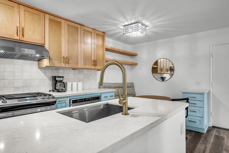 Bright and remodeled - 3640 Cardiff Ave