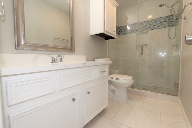 Building Photo - 4611 Silver Fox Dr