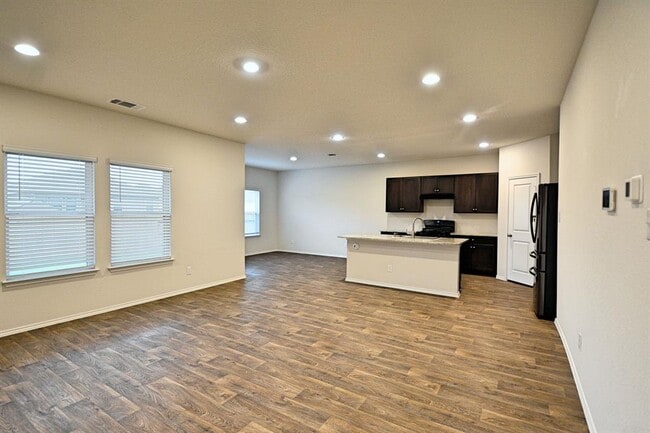 Building Photo - 2934 Wolfcreek