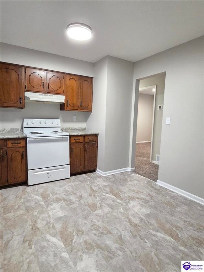 Building Photo - 526 Rose Creek Dr