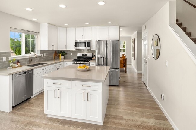 Building Photo - Stunning Redmond Ridge 4 bedroom