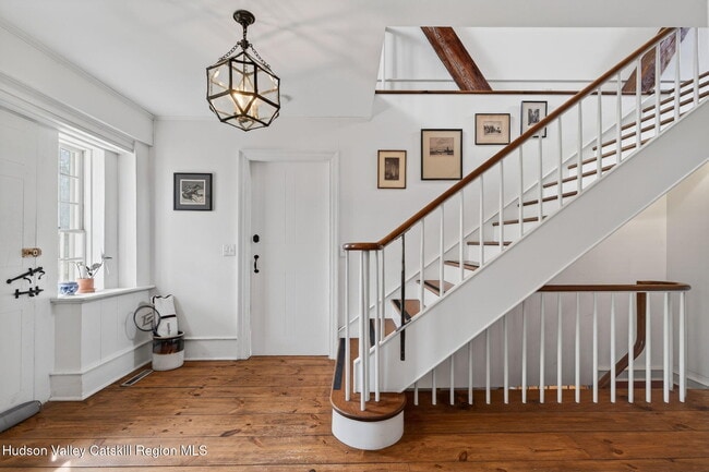 Building Photo - 48 Oak Rd