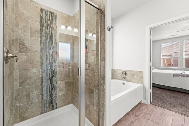 Building Photo - 602 Dupont Ct