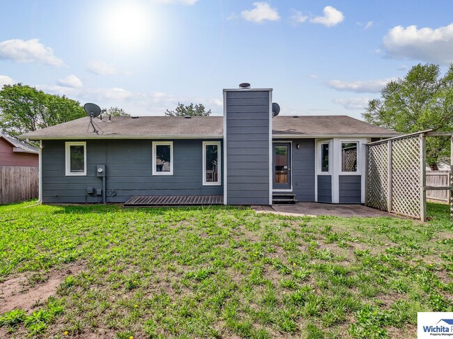 Building Photo - 3 bedroom 2 bath home - NW Wichita