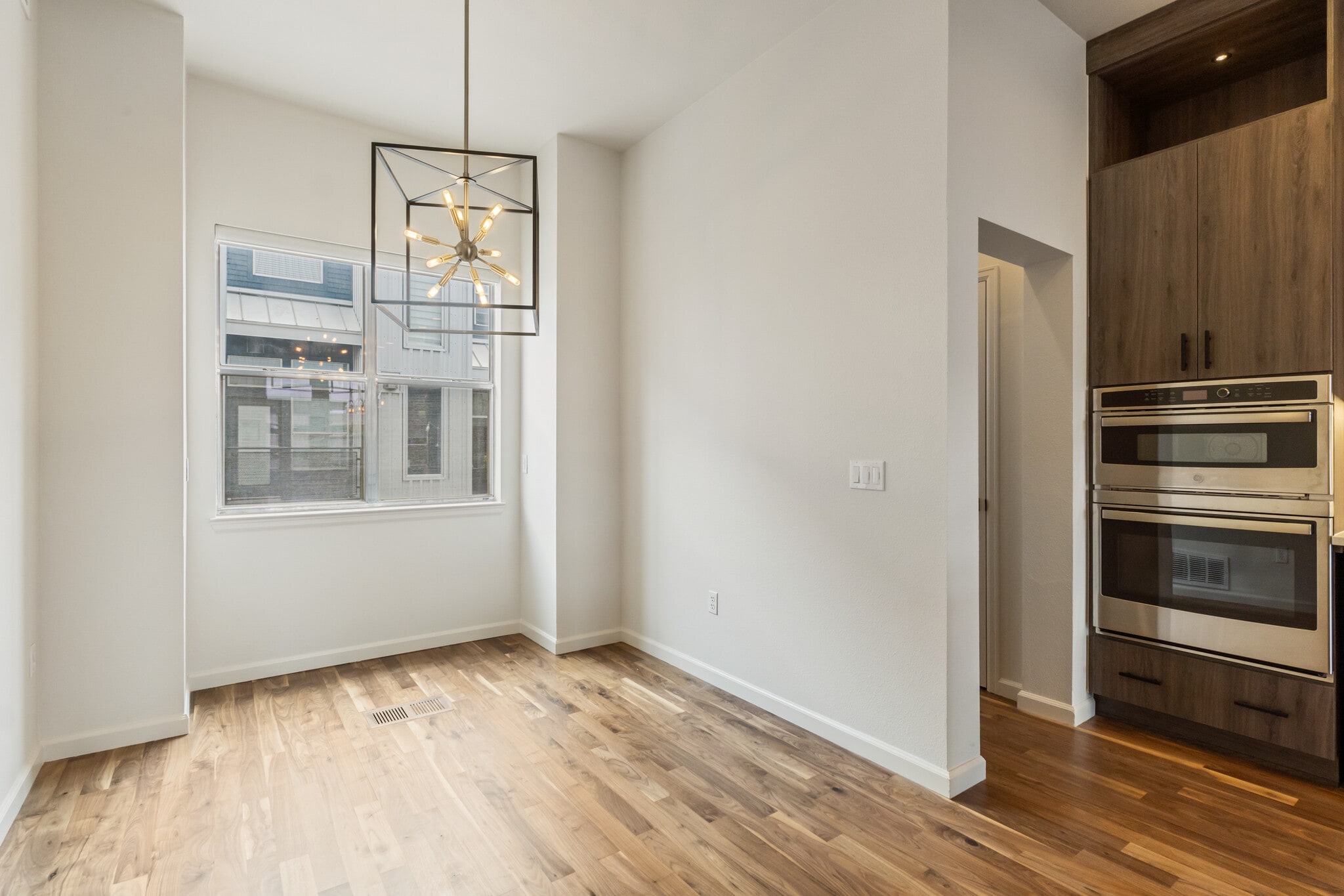 dining room - 2680 Blake St