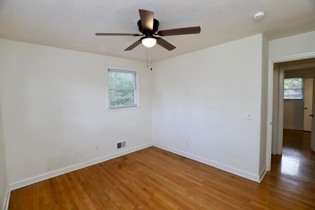 Building Photo - 1912 Dominion Dr