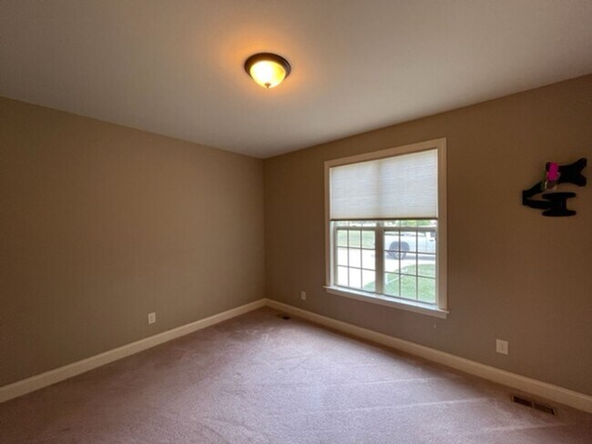Building Photo - 3725 Nether Ridge Rd
