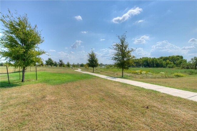 Building Photo - 3600 Cheyenne St