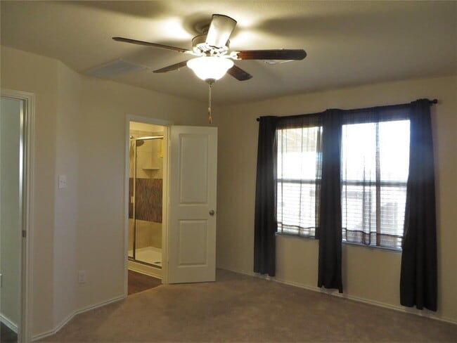 Building Photo - 400 Major Lee Ln