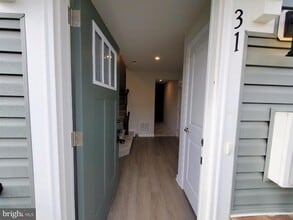 Building Photo - 31 Roundstone Run