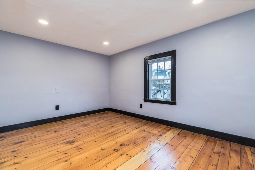 Building Photo - 21 Union St