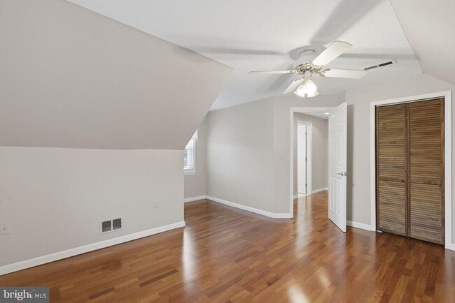 Building Photo - 9117 Smith Ave