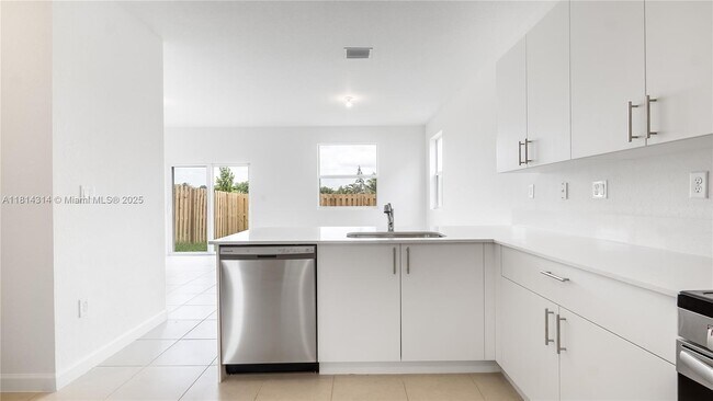Building Photo - 17872 SW 359th Ter
