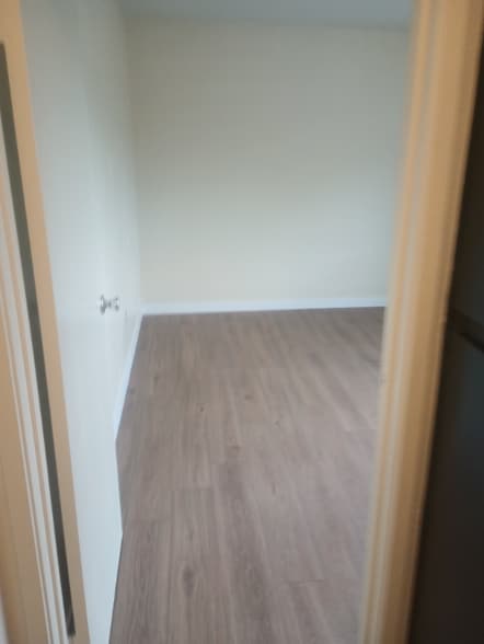 Building Photo - 9415 California Ave