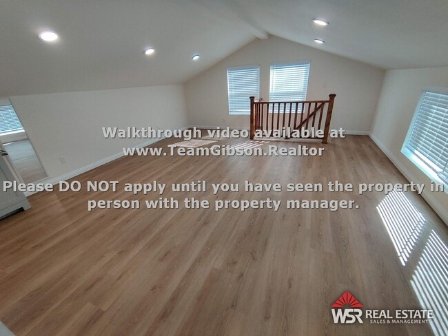 Building Photo - 1 Bedroom, 1 Bathroom with a large loft Ba...