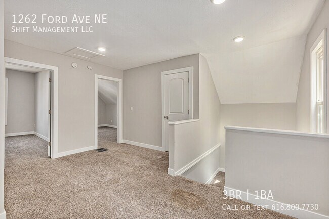 Building Photo - 1262 Ford Ave NE