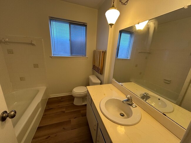 Building Photo - 8419 Bandridge Rd