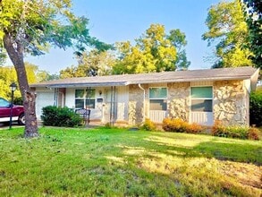 Building Photo - 414 Melrose Dr