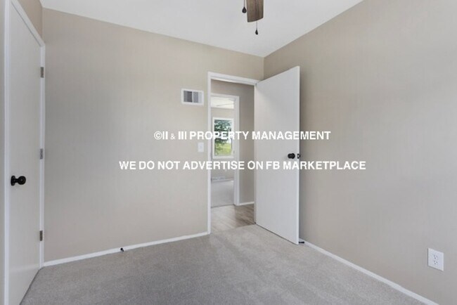 Building Photo - 7801 NE San Rafael Dr