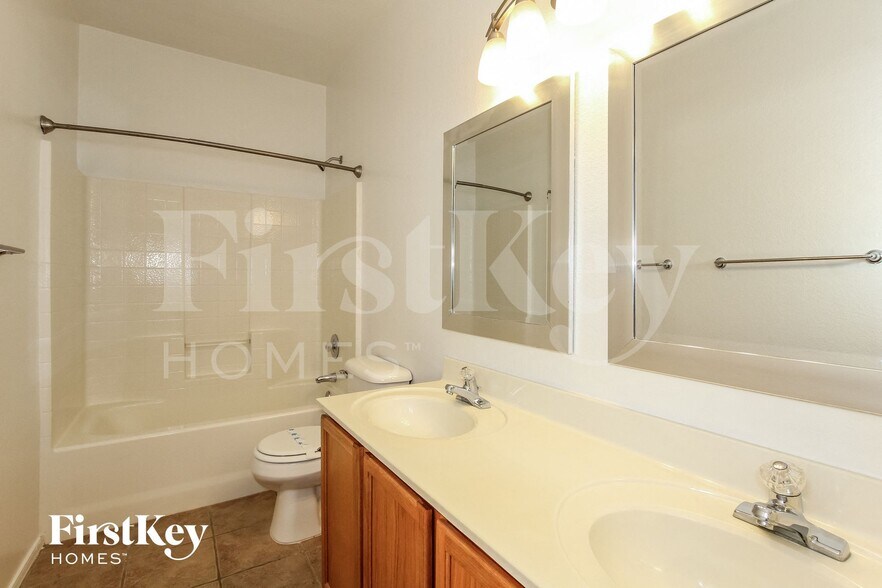 Building Photo - 15809 N 156th Ct