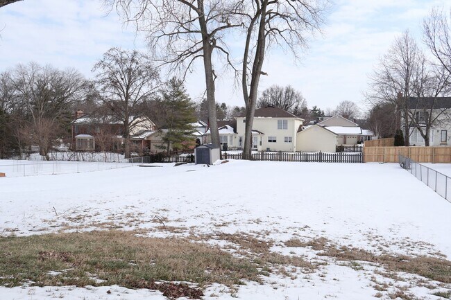 Building Photo - Beautiful 4 Bed 2 Bath w/2 Car Garage