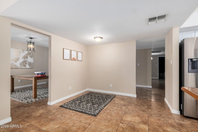 Building Photo - 2424 W Portobello Ave