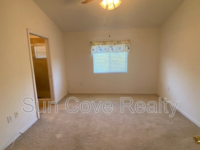 Building Photo - 20430 Needletree Dr