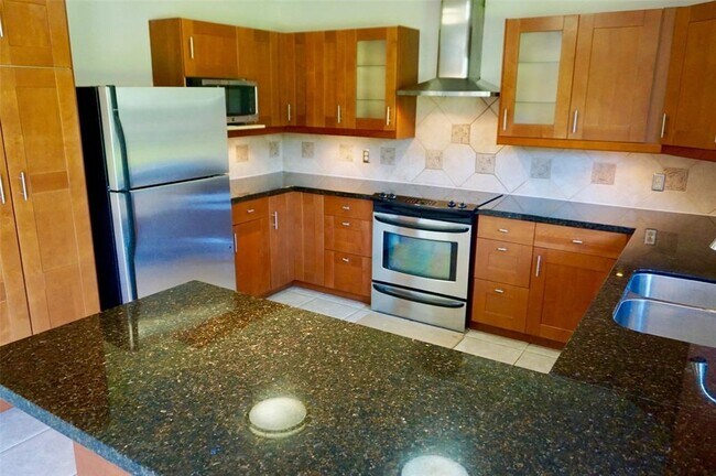 Building Photo - 9538 Meadowglen Ln