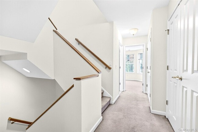 Building Photo - 17 Harbor Pointe Dr