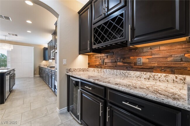 Building Photo - 1088 Via Alloro